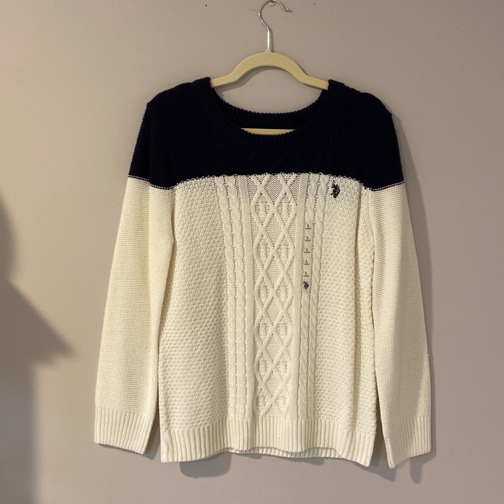 POLO NAVY + White Sweater